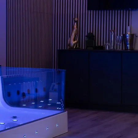 Velaris Luxury & - Self Check In 아파트