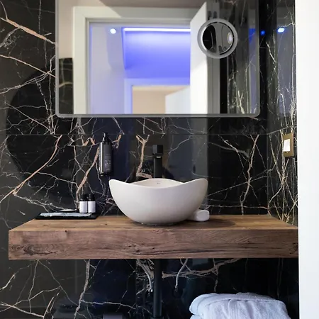 Velaris Luxury & - Self Check In *